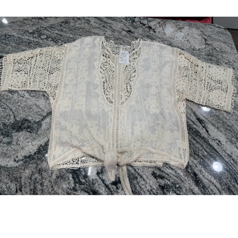 NWT Alice & Olivia Cream Lace Crochet Tie-Front Top XS